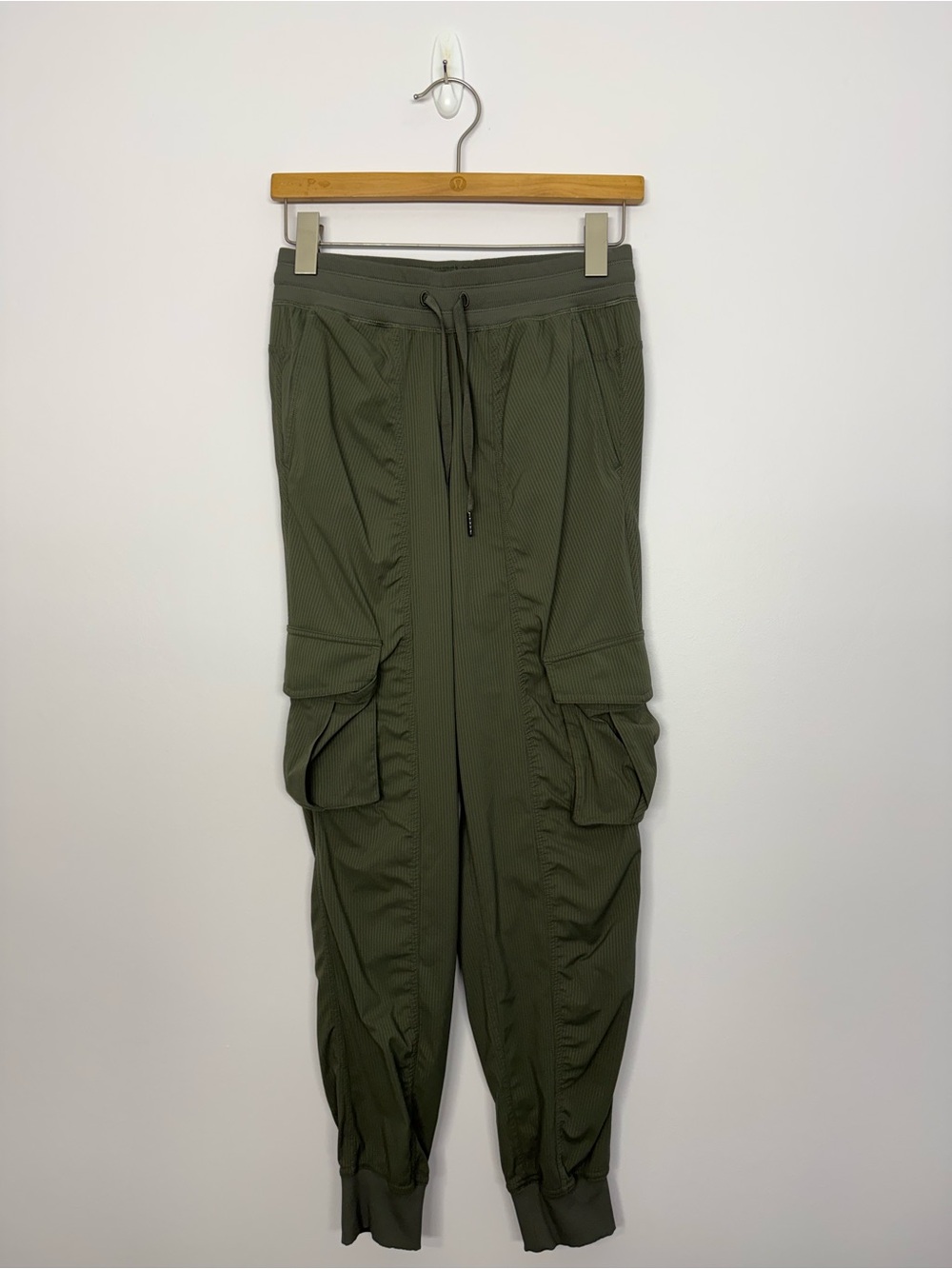 33: Lululemon Dance Studio Relaxed-Fit Mid-Rise Cargo Jogger Army Green XS 28”